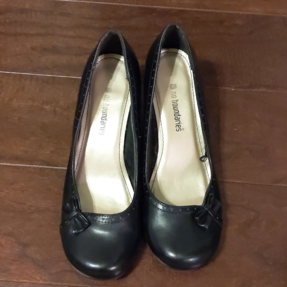 Cute dress shoes size 7